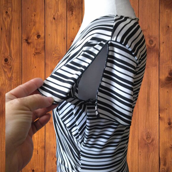 A. BYER WOMEN'S LARGE SHORT SLEEVE STRIPED FAUX WRAP RUCHED  PULLOVER V-NECK TOP - Picture 5 of 6